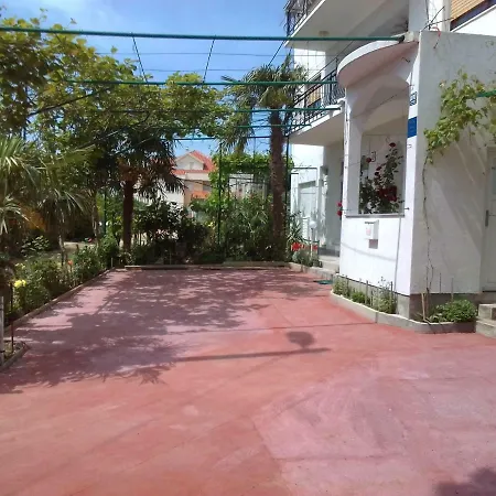 Guest house Ratka Kastela